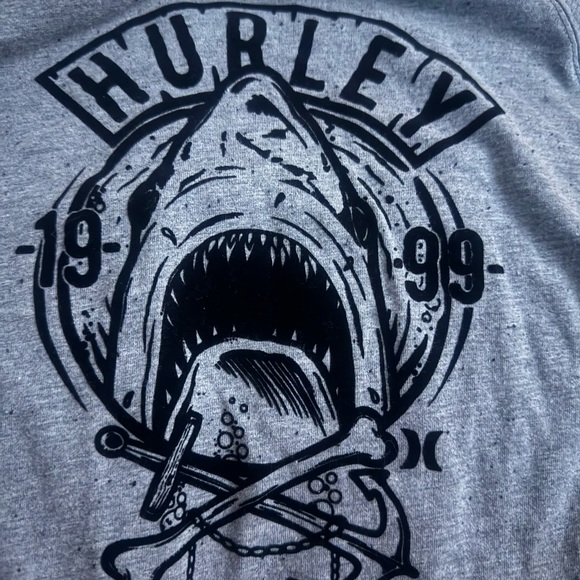 NWOT HURLEY Grey shark hoodie, kangaroo pocket - Picture 3 of 4